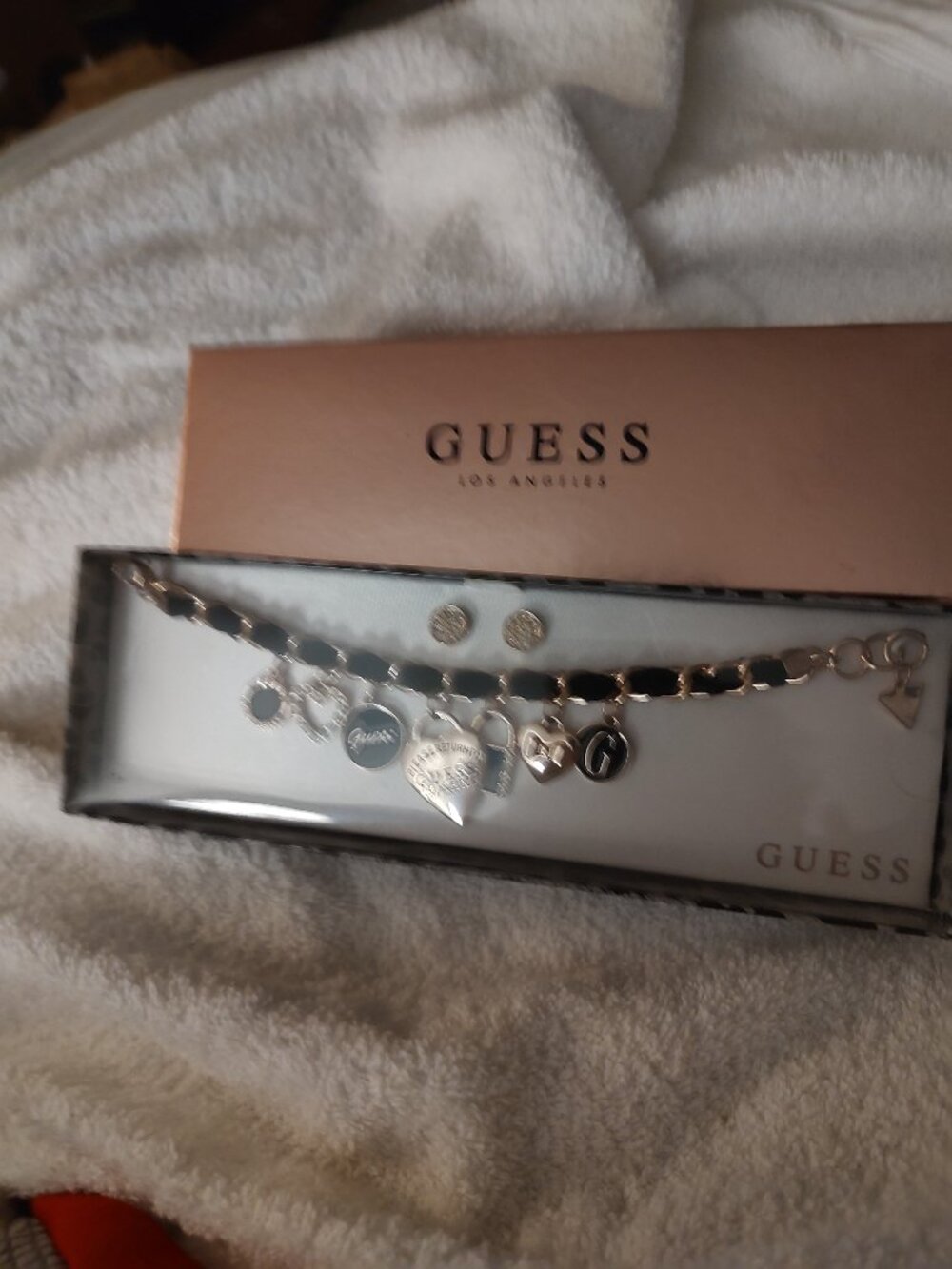 GUESS Charm Bracelet w Earrings LOS ANGELES